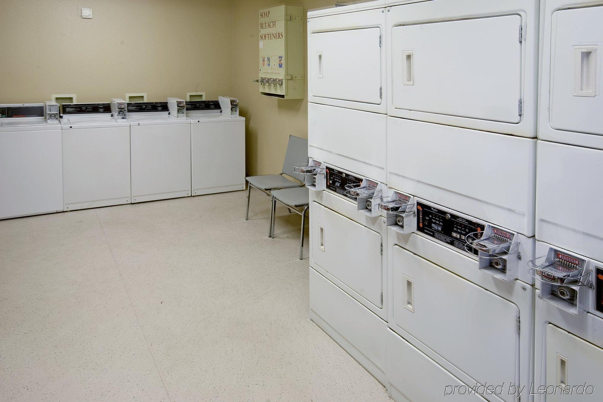 Extended Stay America Select Suites - Newport News - Oyster Point Εξωτερικό φωτογραφία